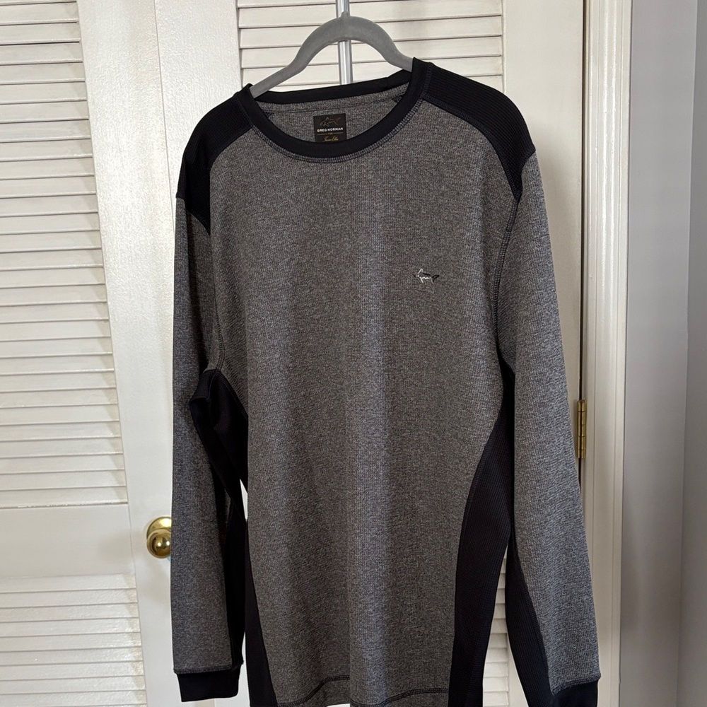 Greg Norman Collection Gray and Black Long Sleeve Tee